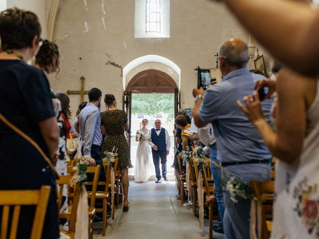 Le mariage de Cyril et Emma à Saint-Thomas-la-Garde, Loire 25