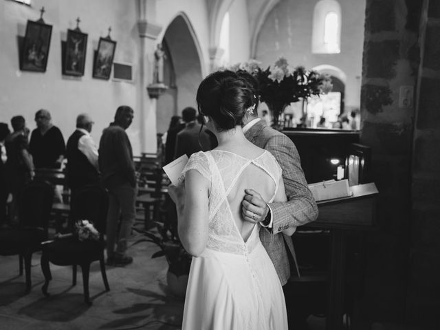 Le mariage de Cyril et Emma à Saint-Thomas-la-Garde, Loire 28