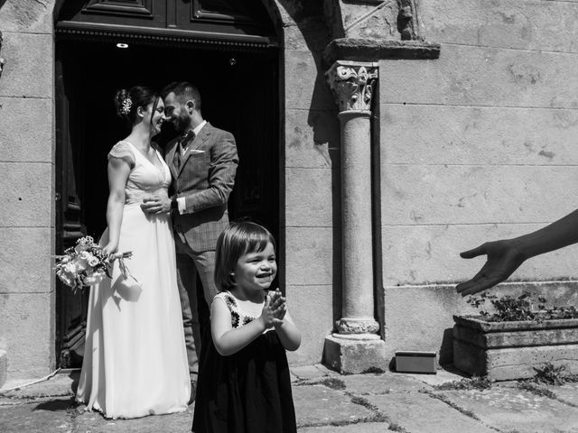 Le mariage de Cyril et Emma à Saint-Thomas-la-Garde, Loire 29