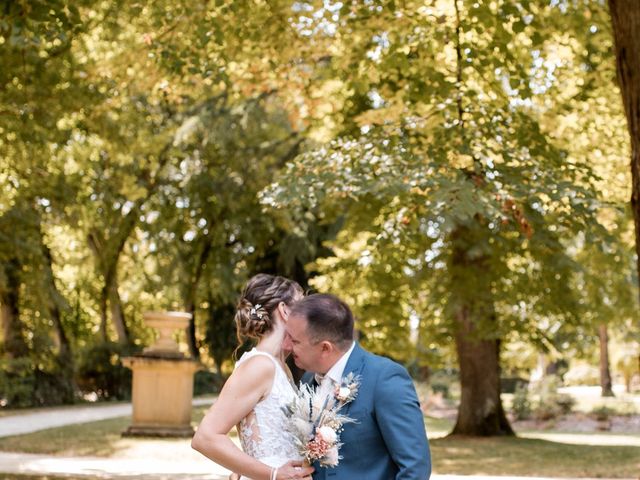 Le mariage de Olivier et Lola à Poitiers, Vienne 27
