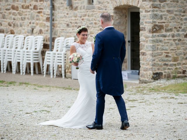Le mariage de Christophe et Delphine à Saint-Maurice-en-Cotentin, Manche 38