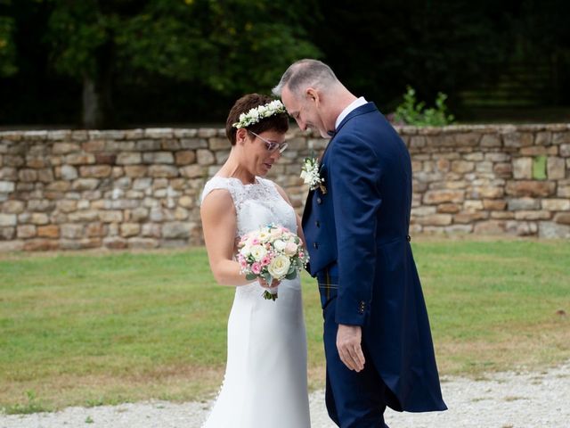 Le mariage de Christophe et Delphine à Saint-Maurice-en-Cotentin, Manche 39