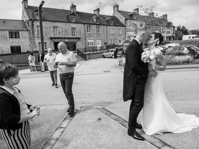 Le mariage de Christophe et Delphine à Saint-Maurice-en-Cotentin, Manche 61