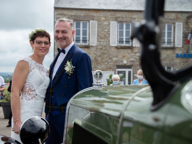 Le mariage de Christophe et Delphine à Saint-Maurice-en-Cotentin, Manche 63
