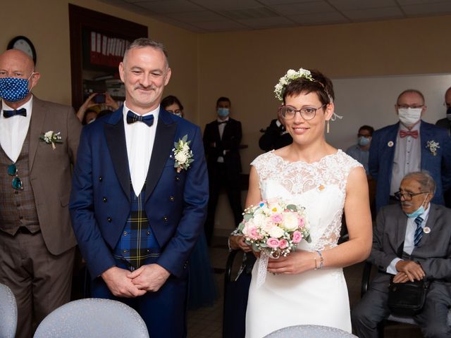 Le mariage de Christophe et Delphine à Saint-Maurice-en-Cotentin, Manche 64