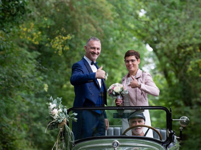 Le mariage de Christophe et Delphine à Saint-Maurice-en-Cotentin, Manche 79