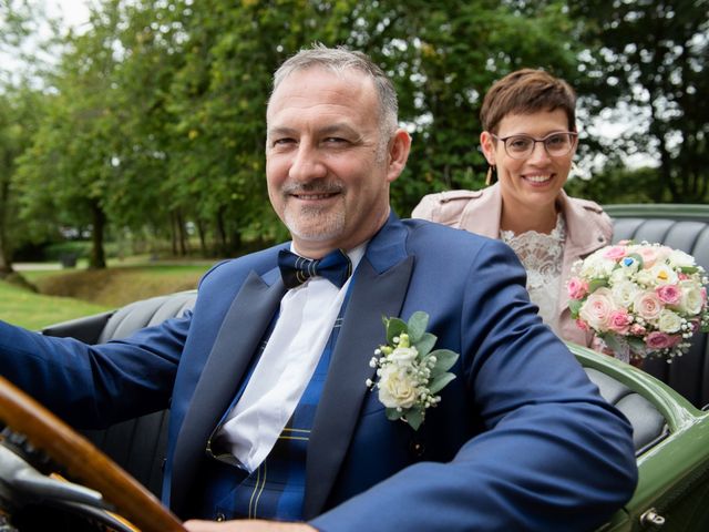 Le mariage de Christophe et Delphine à Saint-Maurice-en-Cotentin, Manche 81