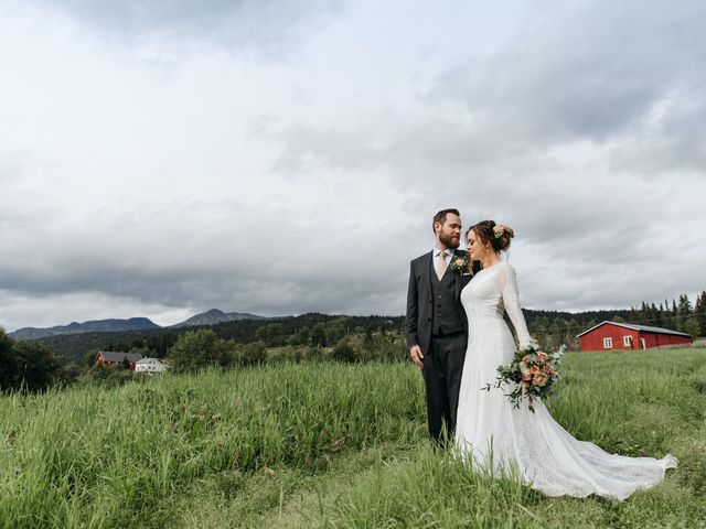 Le mariage de Pavel et Jasmine à Saint-Nicolas-la-Chapelle, Savoie 31