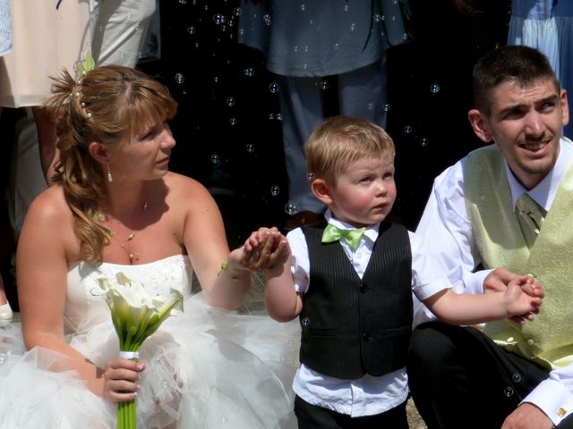 Le mariage de Dionysse et Kevin à Villeneuve-d&apos;Allier, Haute-Loire 24