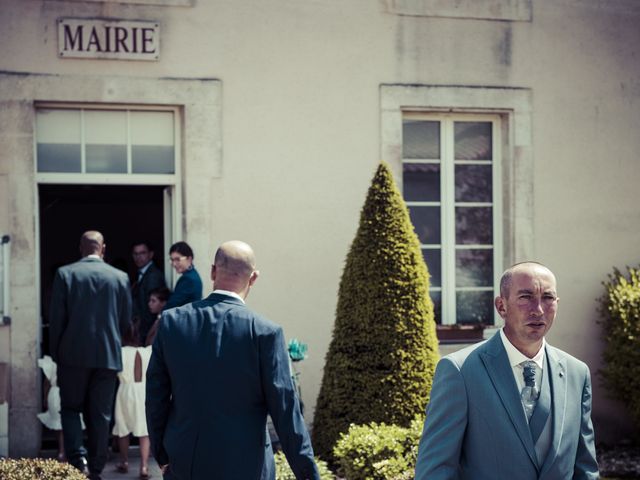 Le mariage de Romain et Agnès à Bouillé-Courdault, Vendée 8