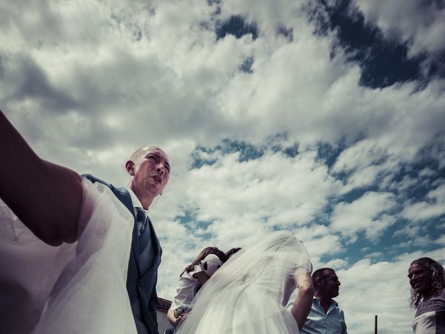 Le mariage de Romain et Agnès à Bouillé-Courdault, Vendée 14