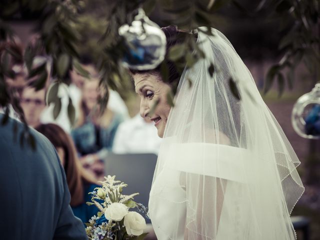 Le mariage de Romain et Agnès à Bouillé-Courdault, Vendée 22