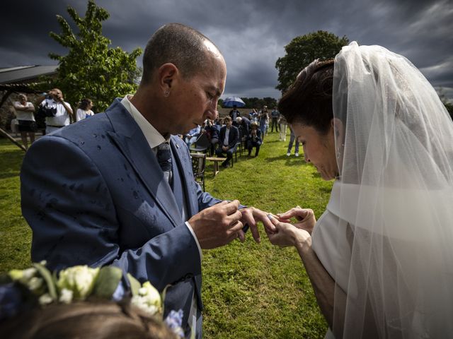 Le mariage de Romain et Agnès à Bouillé-Courdault, Vendée 27
