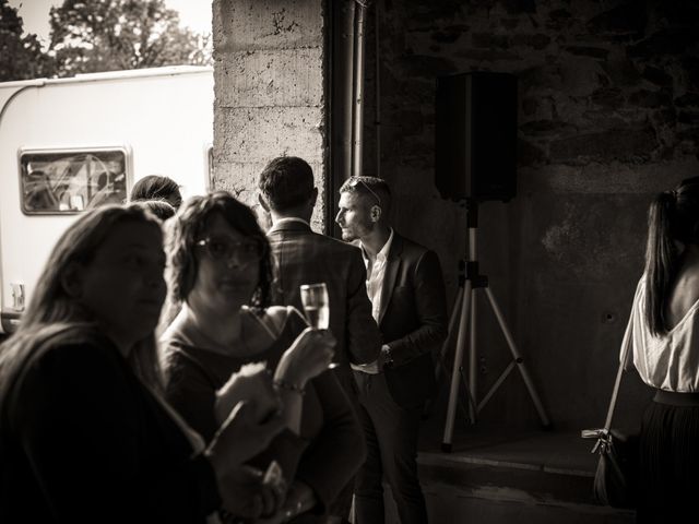 Le mariage de Romain et Agnès à Bouillé-Courdault, Vendée 29