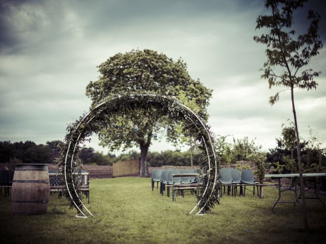 Le mariage de Romain et Agnès à Bouillé-Courdault, Vendée 30