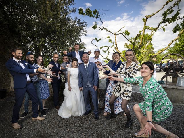 Le mariage de Romain et Agnès à Bouillé-Courdault, Vendée 32