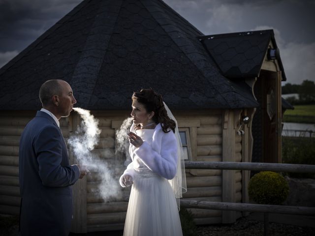Le mariage de Romain et Agnès à Bouillé-Courdault, Vendée 35
