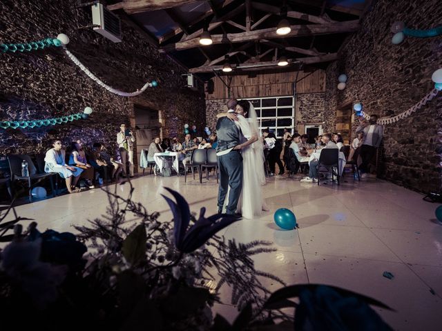 Le mariage de Romain et Agnès à Bouillé-Courdault, Vendée 42