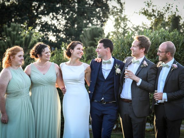 Le mariage de Guillaume et Katie à Port-en-Bessin-Huppain, Calvados 1