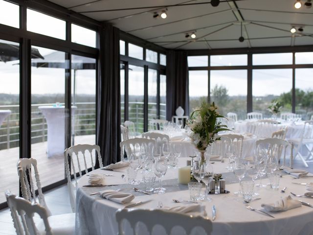 Le mariage de Guillaume et Valentine à Izon, Gironde 23