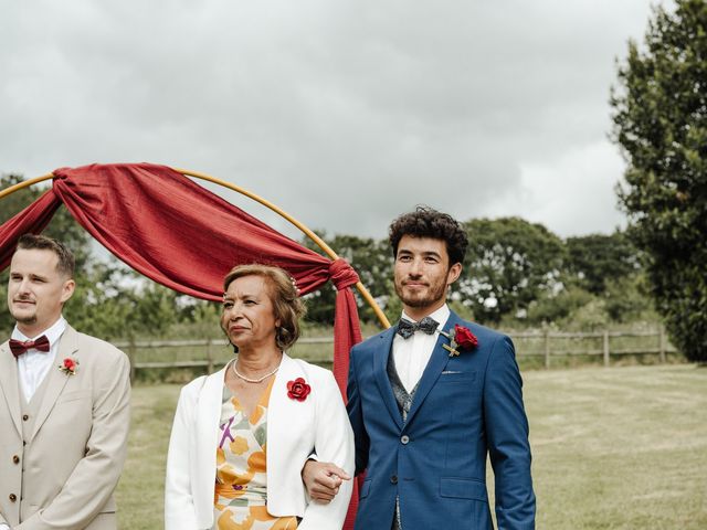 Le mariage de Théo et Margaux à Saint-Maurice-en-Cotentin, Manche 17
