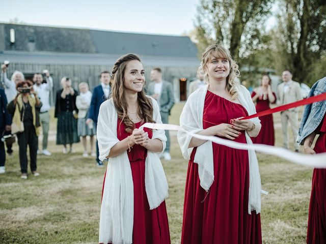 Le mariage de Théo et Margaux à Saint-Maurice-en-Cotentin, Manche 74