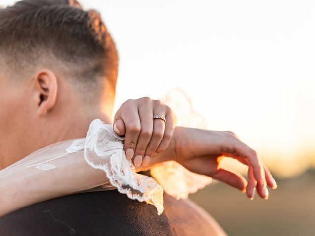 Le mariage de Gauthier et Lou à Pierrelatte, Drôme 351