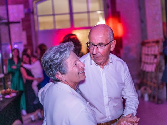 Le mariage de Gauthier et Lou à Pierrelatte, Drôme 563