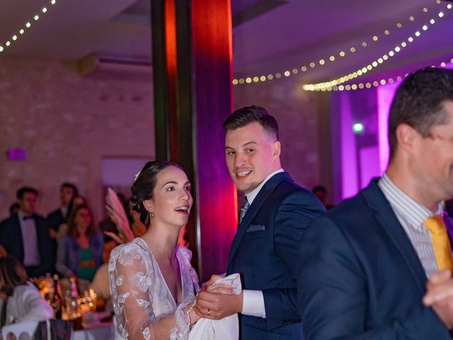 Le mariage de Gauthier et Lou à Pierrelatte, Drôme 570