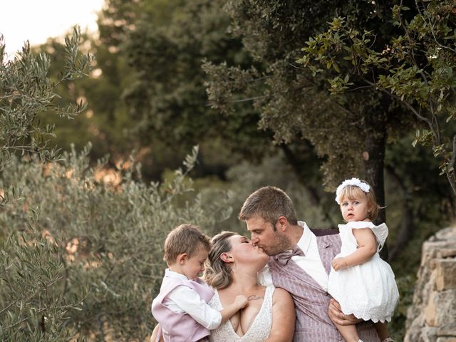 Le mariage de Florent et Caroline à Saint-Chaptes, Gard 7