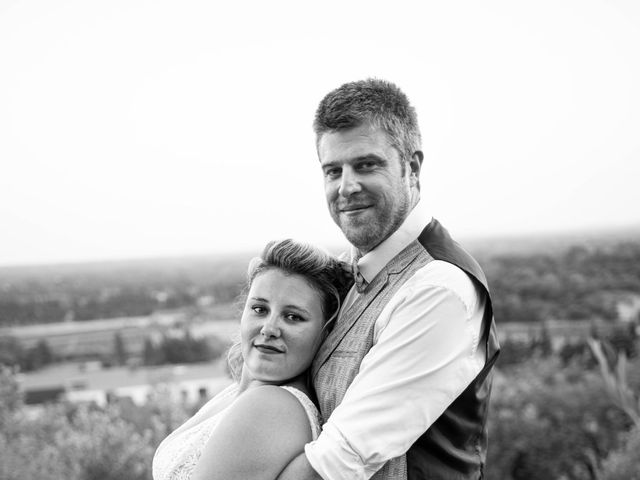 Le mariage de Florent et Caroline à Saint-Chaptes, Gard 10