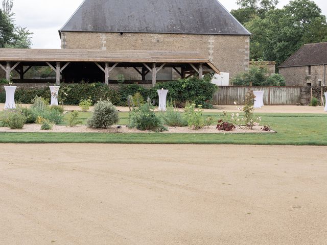 Le mariage de John et Juline à Saint-Denis-sur-Sarthon, Orne 2