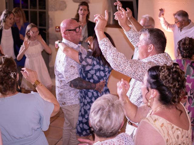 Le mariage de John et Juline à Saint-Denis-sur-Sarthon, Orne 71