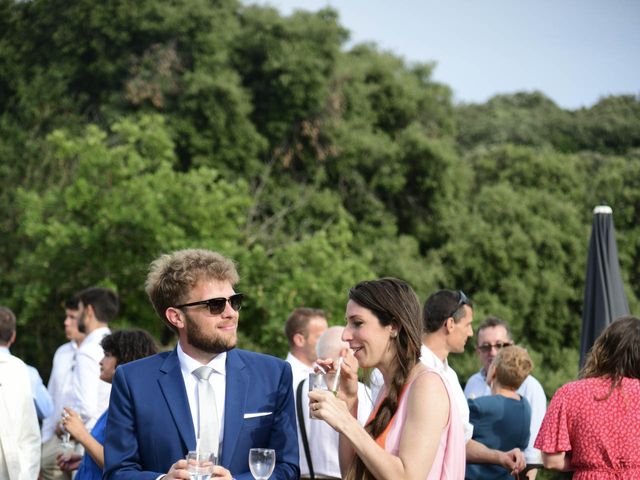 Le mariage de Bastien et Macha à Rochefort-du-Gard, Gard 9