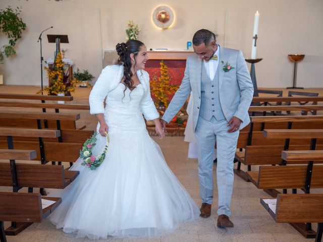 Le mariage de Mickaël et Florence à Baraqueville, Aveyron 16