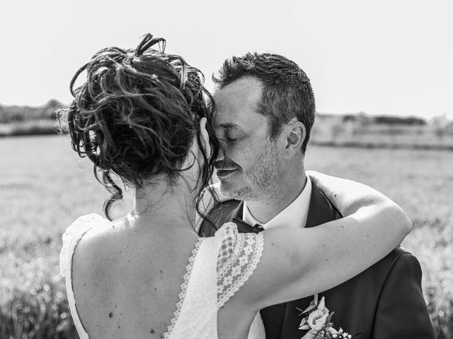 Le mariage de Damien et Dorothée à Montbeugny, Allier 32
