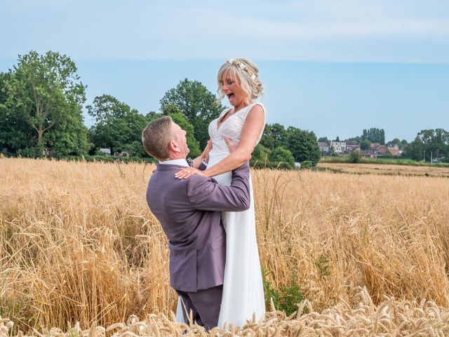 Le mariage de Olivier et Nathalie à Dottignies, Hainaut 13