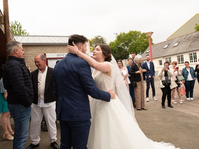 Le mariage de Nicolas et Clotilde à Hénansal, Côtes d&apos;Armor 2