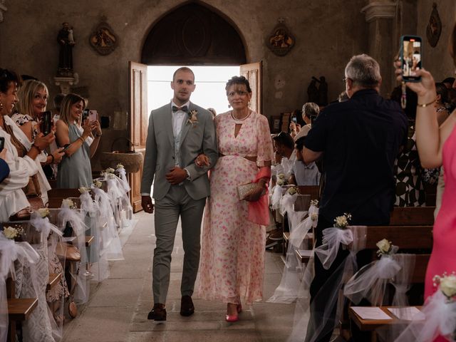 Le mariage de Thibault et Estelle à Luriecq, Loire 17