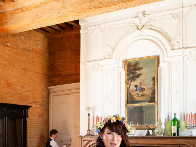 Le mariage de Romain et Laura à Varennes, Haute-Garonne 44