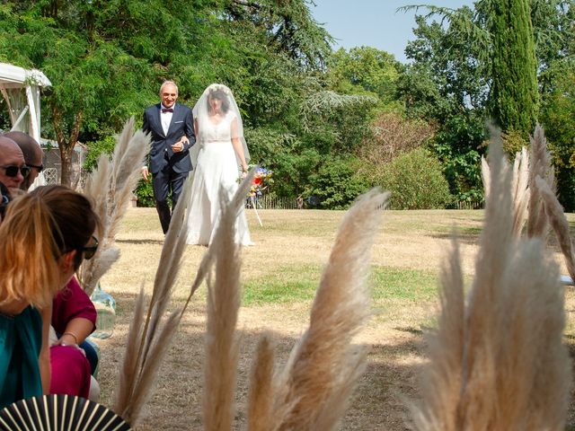 Le mariage de Romain et Laura à Varennes, Haute-Garonne 71