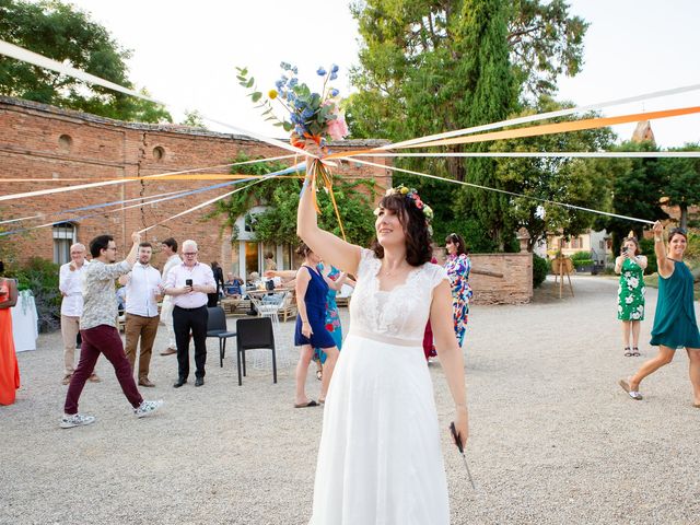 Le mariage de Romain et Laura à Varennes, Haute-Garonne 96