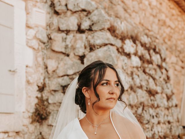 Le mariage de Jérémie  et Esther  à Grignan, Drôme 5