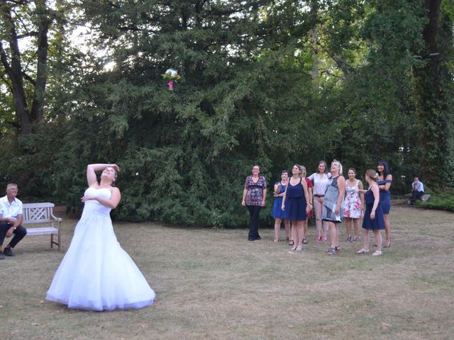 Le mariage de Nicolas et Aurelie à La Pacaudière, Loire 2