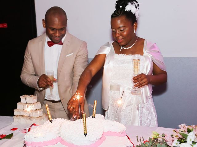 Le mariage de Anselme et Célia à Saint-Germain-lès-Corbeil, Essonne 15