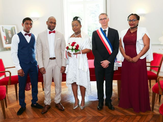 Le mariage de Anselme et Célia à Saint-Germain-lès-Corbeil, Essonne 37