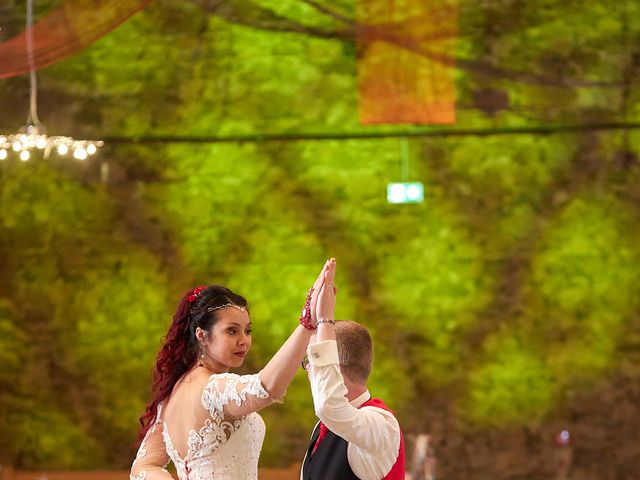 Le mariage de Jean-Baptiste et Kanellina à Saint-Romain-d&apos;Ay, Ardèche 75