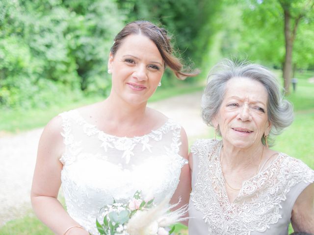 Le mariage de Yohann et Séverine à Saint-Quentin-Fallavier, Isère 16