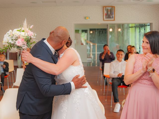Le mariage de Yohann et Séverine à Saint-Quentin-Fallavier, Isère 26
