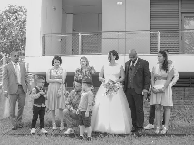 Le mariage de Yohann et Séverine à Saint-Quentin-Fallavier, Isère 27